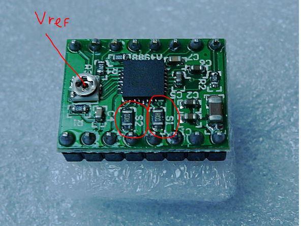 Расположение токоограничительных резисторов и потенциометра Vref